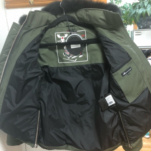 Moose Knuckle Jacket w/ Fur trim and Hood, worn 1x - Picture 4 of 8